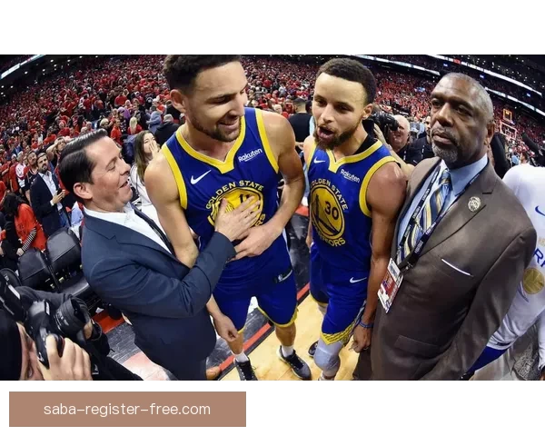 勇士25次失误惨败活塞追梦零分意外撞到女球迷波尔津吉斯伤退得5分